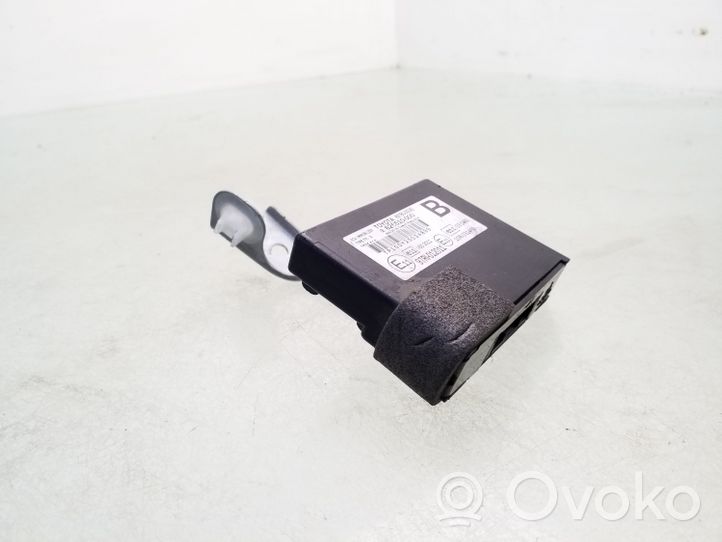 Toyota Avensis T270 Boîtier module alarme 625510000