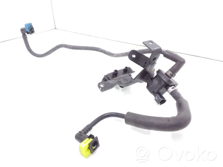 Mazda 3 II Turboahtimen magneettiventtiili L51818741