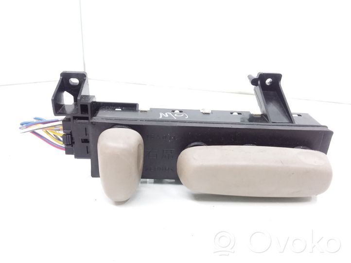 Toyota Avensis T250 Interruttore di controllo del sedile 18A188