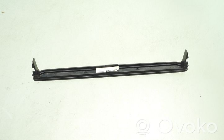 Volkswagen PASSAT B5.5 Rivestimento del vano portaoggetti del cruscotto 3B0858585