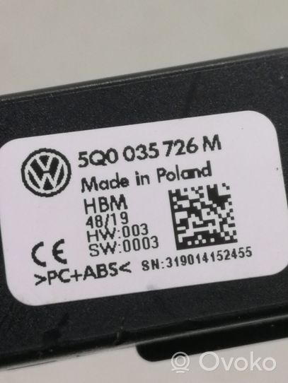 Skoda Fabia Mk3 (NJ) USB-pistokeliitin 5Q0035726M