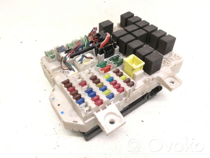 Mitsubishi Colt Module de fusibles 8637A171