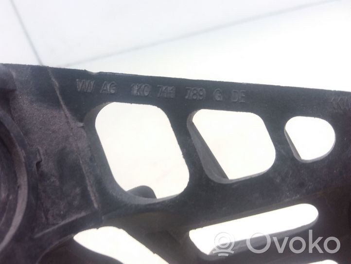 Volkswagen PASSAT B7 Support de câble levier de vitesse 1KO711789G