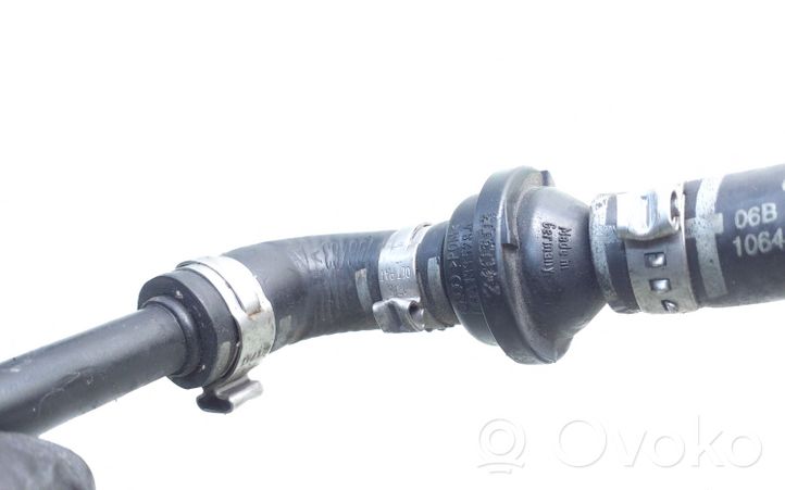 Audi A4 S4 B6 8E 8H Tuyau de liquide de refroidissement moteur 06B133522E