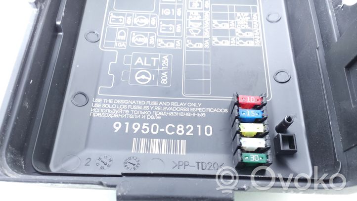 Hyundai i20 (GB IB) Pokrywa skrzynki bezpieczników 91950C8210