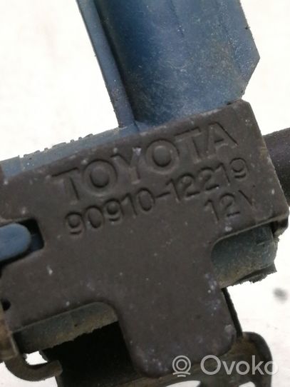 Toyota Avensis T220 Turboahtimen magneettiventtiili 9091012219