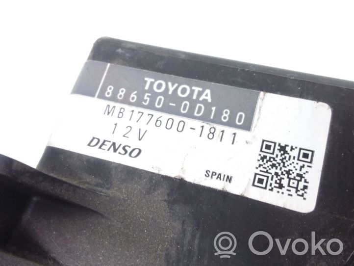 Toyota Yaris Muut ohjainlaitteet/moduulit 886500D180