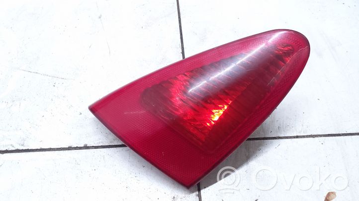 Alfa Romeo 147 Lampy tylnej klapy bagażnika 03320010