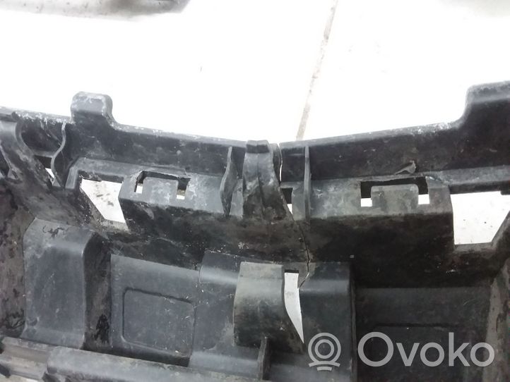 Opel Vectra C Support de montage de pare-chocs avant 13182876