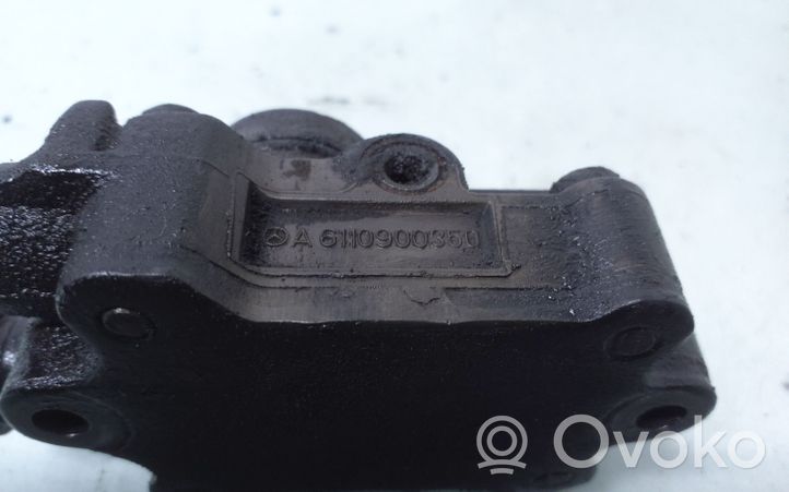 Mercedes-Benz ML W163 Polttoaineen ruiskutuksen suurpainepumppu A6110900350