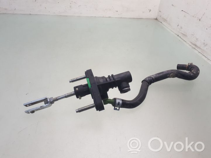 Toyota Avensis T270 Główny cylinder sprzęgła 3142002051B