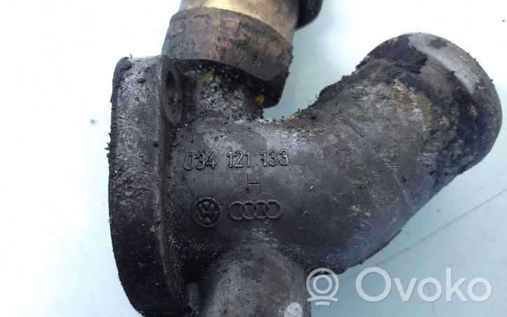 Audi A6 S6 C4 4A Termostaatin kotelo 034121133