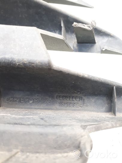Opel Vectra C Grille inférieure de pare-chocs avant 13182924