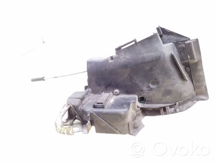 BMW 5 E39 Front door lock 8235113