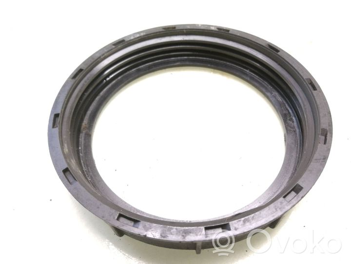 Toyota Corolla E120 E130 Bague de verrouillage pour réservoir de carburant 206W