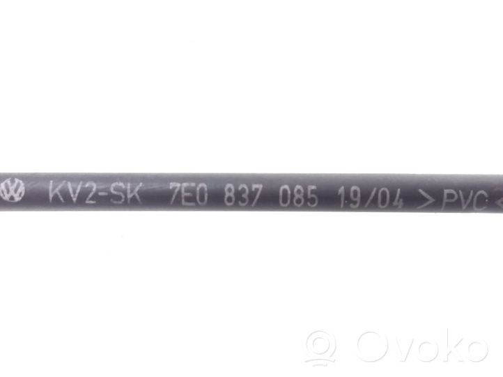 Volkswagen Transporter - Caravelle T5 Front door cable line 7E0837085