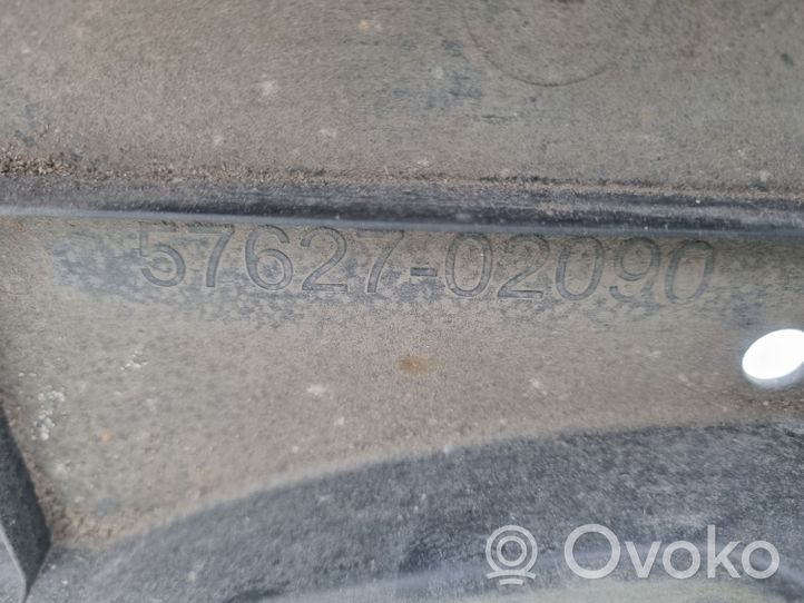 Toyota Auris E180 Alustakaukalon verhoilu 5762702090