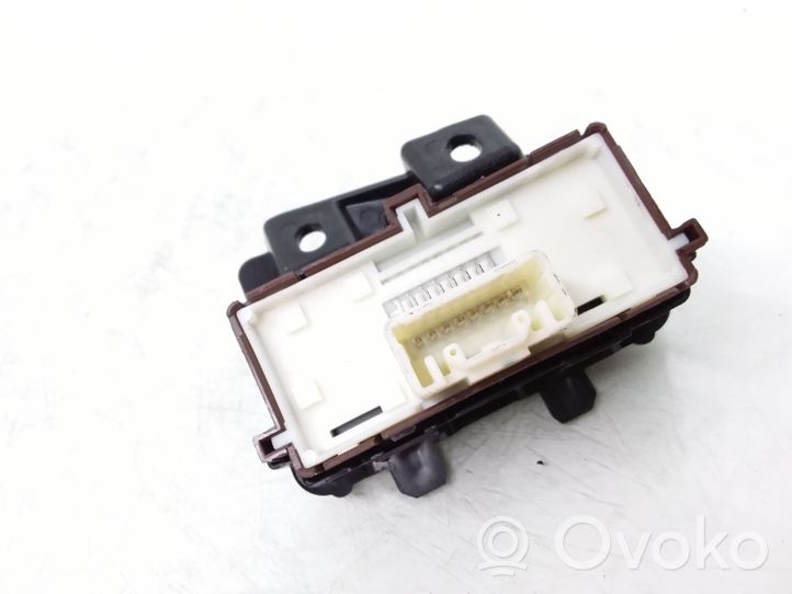 Toyota Auris E180 Muut kytkimet/nupit/vaihtimet 5881302120