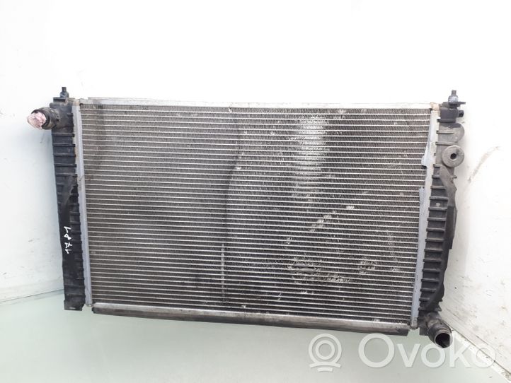 Volkswagen PASSAT B5.5 Radiateur de refroidissement 8D0121100