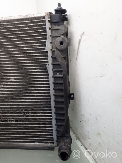 Volkswagen PASSAT B5.5 Radiateur de refroidissement 8D0121100