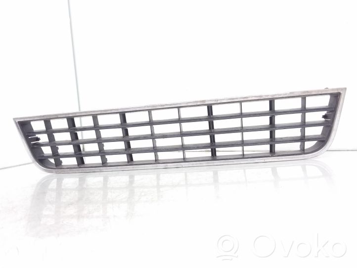 Audi A6 S6 C5 4B Grille inférieure de pare-chocs avant 4B0807683L