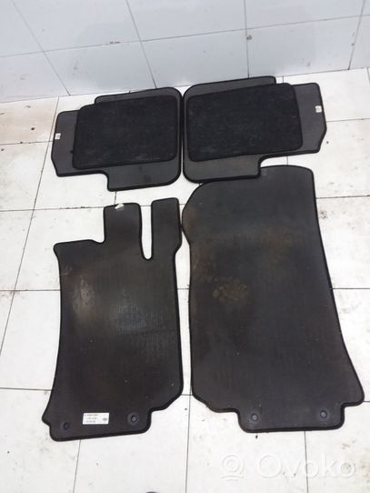 Mercedes-Benz R W251 Set di tappetini per auto B66360356