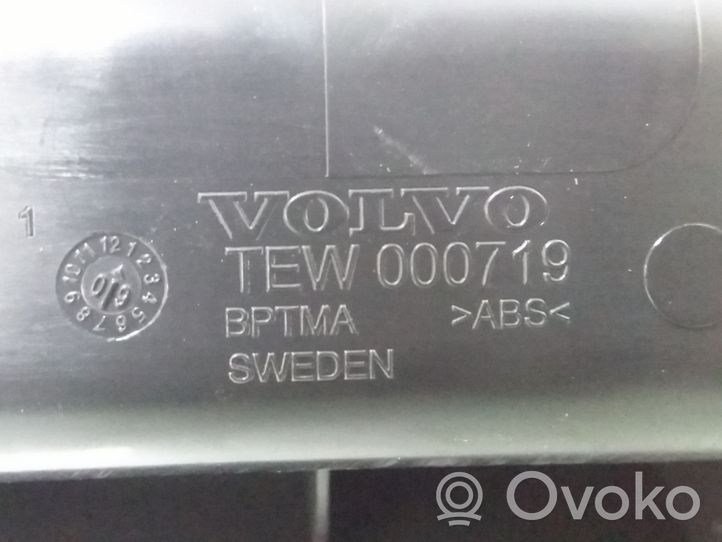 Volvo V70 Takaluukun/tavaratilan kahva TEW000719