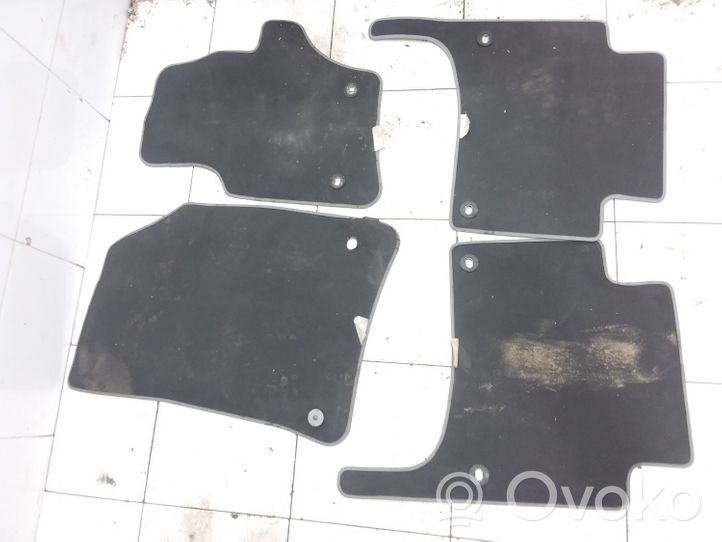 Volkswagen Touareg I Kit tapis de sol auto 7L6882478G