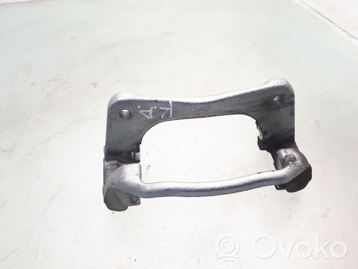 Toyota C-HR Plaquette / support d'étrier avant 8216L67037AB