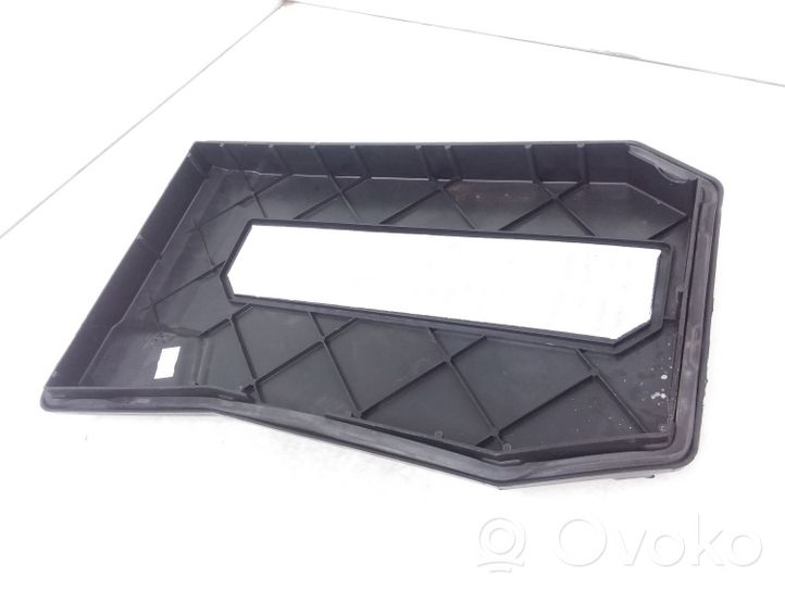 Volkswagen Touareg I Coperchio/tappo della scatola vassoio della batteria 7L0864643B