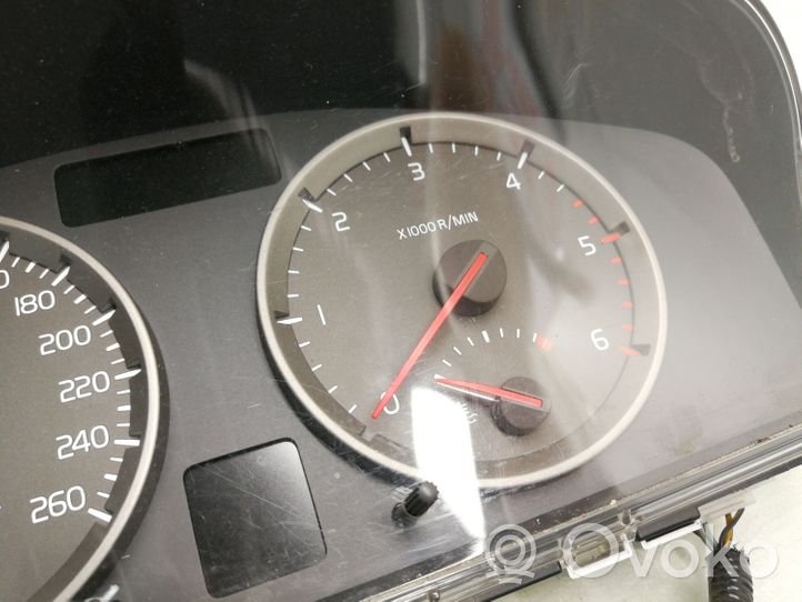 Volvo V50 Spidometras (prietaisų skydelis) 30669185