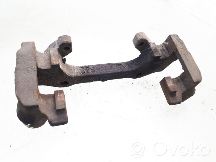 Volvo S70  V70  V70 XC Plaquette / support d'étrier avant 