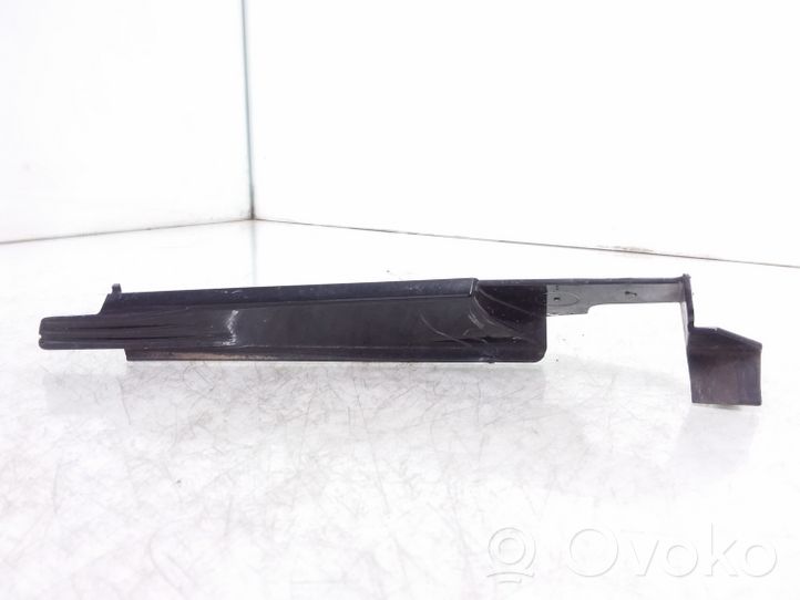 Opel Astra H Panel wykończeniowy błotnika 13192139