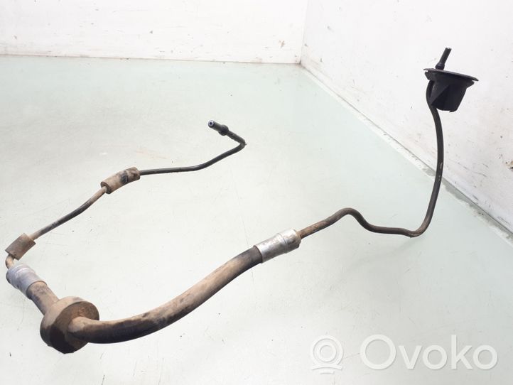 Volkswagen PASSAT B5 Clutch pipe/line 8E1721465