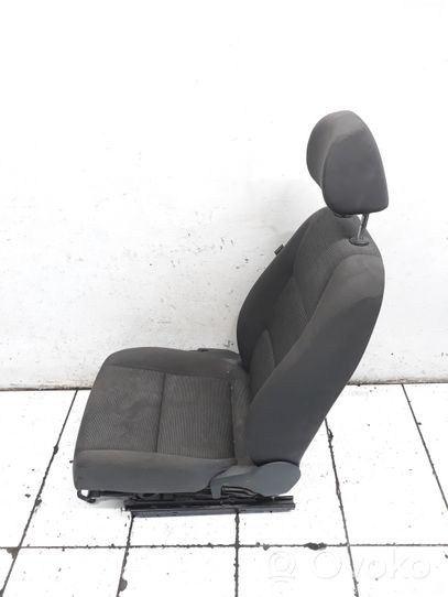 Volkswagen Touran I Fotel przedni pasażera 1K4881196ME