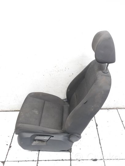 Volkswagen Touran I Fotel przedni kierowcy 1K4881105ME
