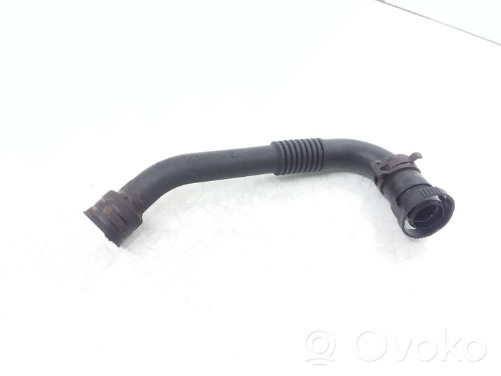 Volkswagen Polo IV 9N3 Sfiato/tubo di sfiato/tubo flessibile 045103493D