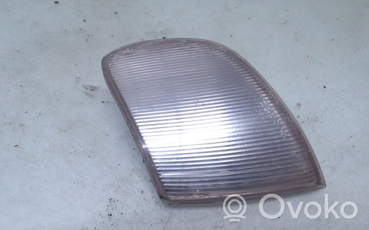 Volkswagen PASSAT B4 Riflettore anteriore 185102B