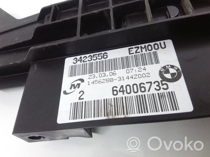 BMW X3 E83 Garniture de radiateur 3509203