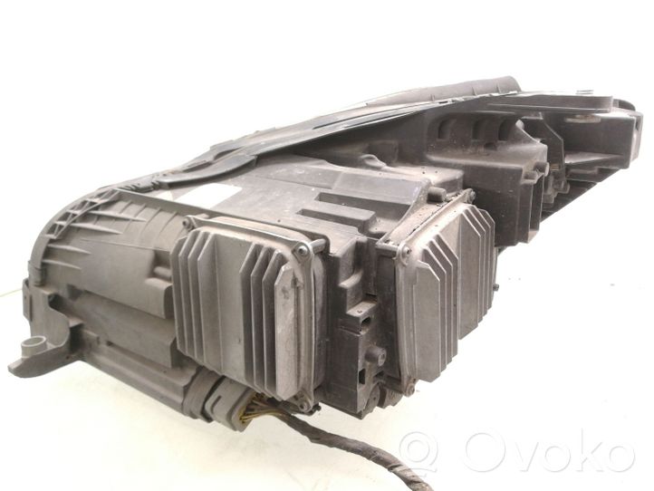 Mercedes-Benz CLS C218 X218 Lampa przednia A2188209461