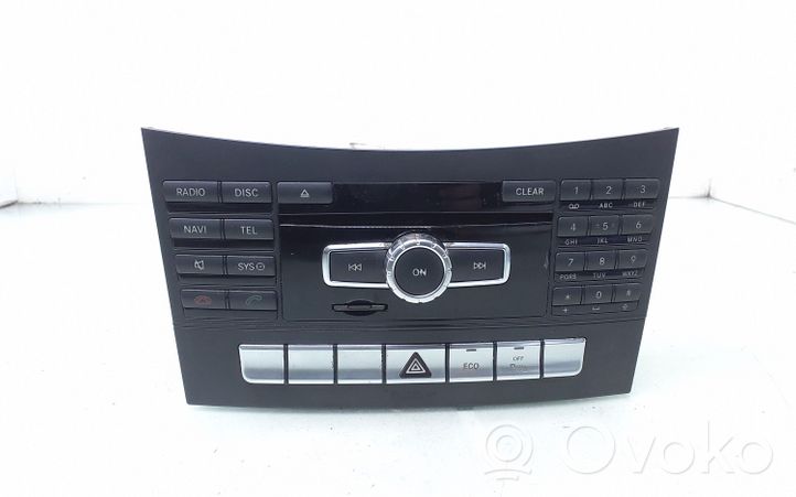 Mercedes-Benz CLS C218 X218 Panel / Radioodtwarzacz CD/DVD/GPS A2189008402