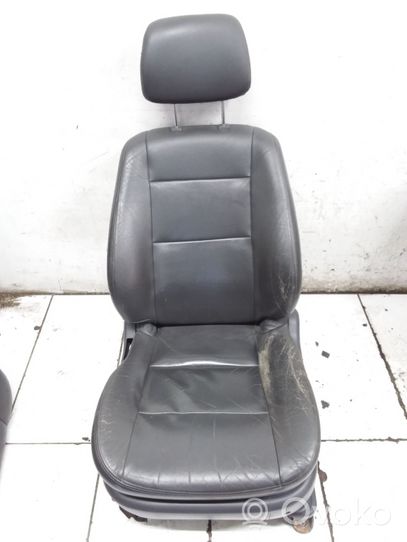 KIA Sorento Set interni 823013E120W2