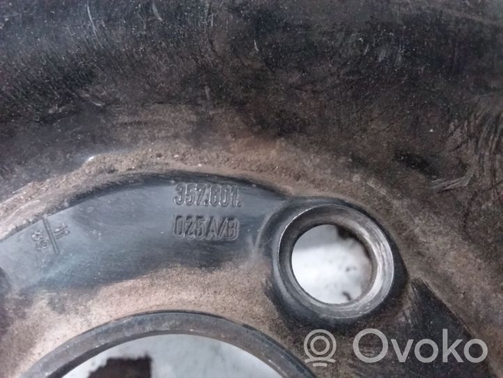 Volkswagen PASSAT B4 R 14 plieninis štampuotas ratlankis (-iai) 357601025A