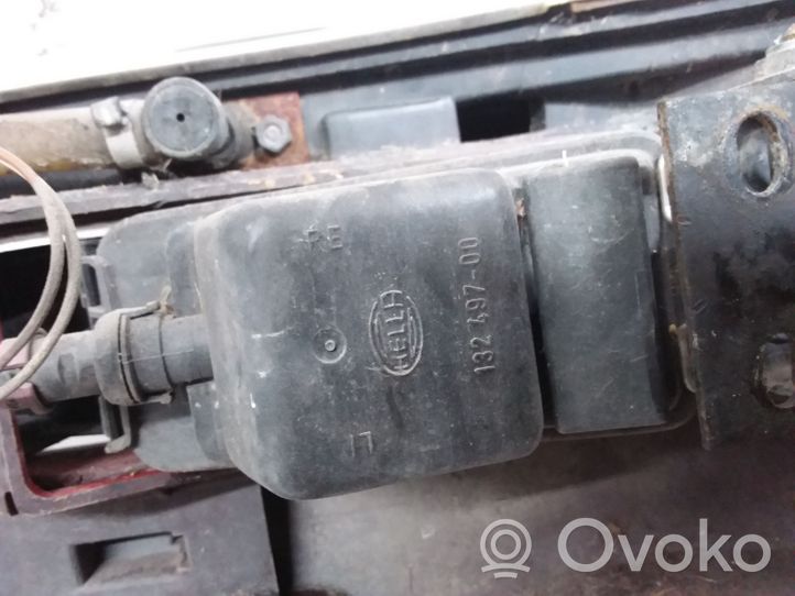 Audi 80 90 B3 Parachoques delantero 893807101F