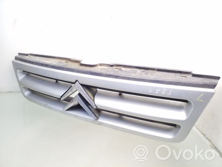 Citroen Jumper Grille calandre supérieure de pare-chocs avant 1304699070