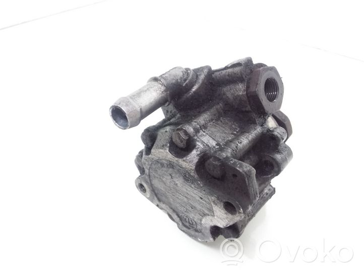 Audi TT Mk1 Ohjaustehostimen pumppu 8N0145154A