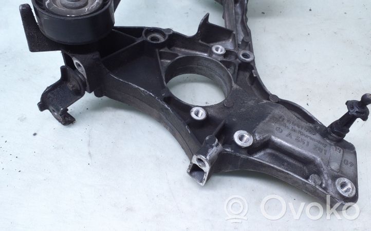 Mercedes-Benz CLS C218 X218 Support de générateur / alternateur A6512011909