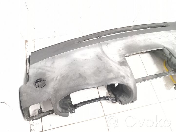 Toyota Avensis T250 Panel de instrumentos 5531105070