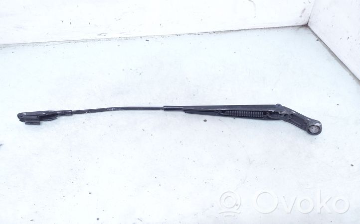 Opel Zafira B Front wiper blade arm 13145563
