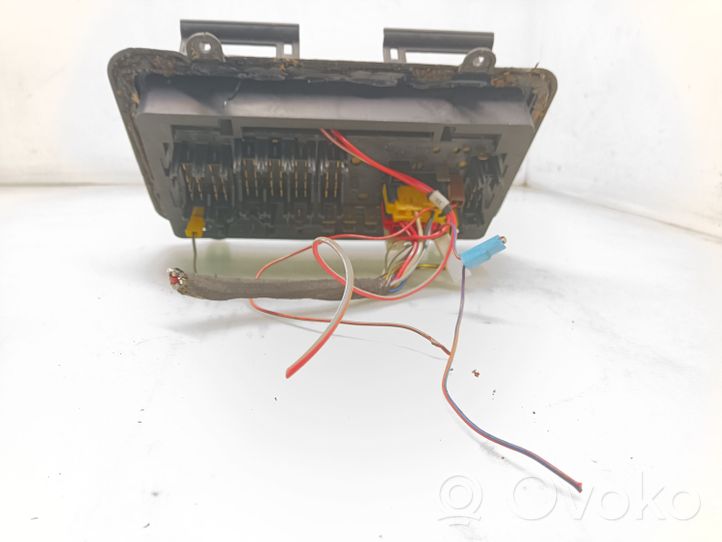 Audi 80 90 B3 Modulo fusibile 443941822A